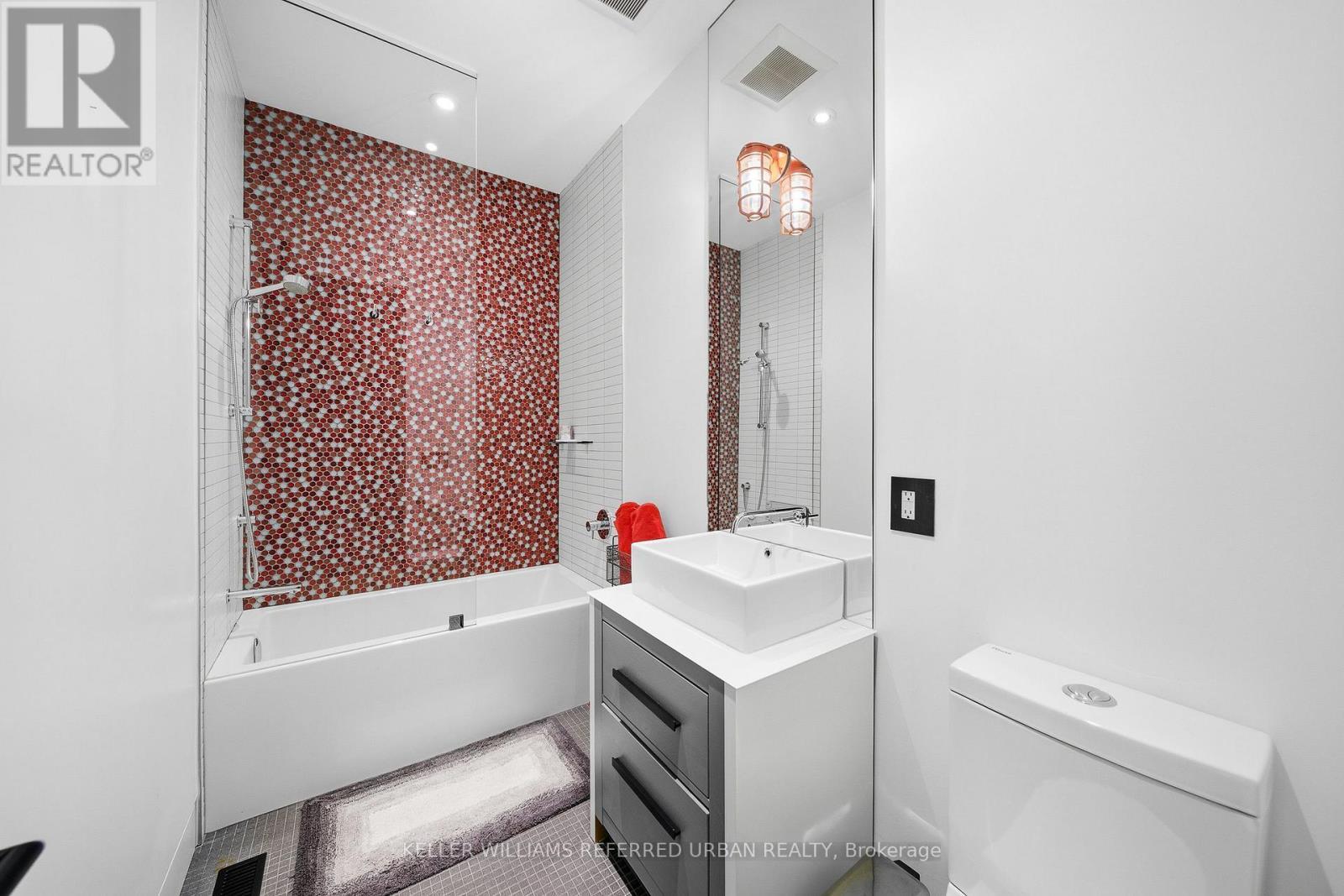 22 Daniels Street, Toronto, ON - Indoor