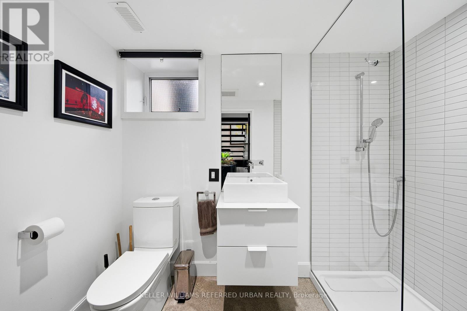 22 Daniels Street, Toronto, ON - Indoor Photo Showing Bathroom