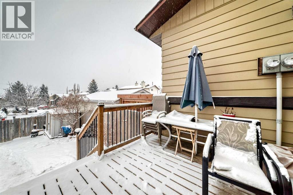 562 Strathcona Drive Sw, Calgary, AB - Outdoor With Deck Patio Veranda With Exterior
