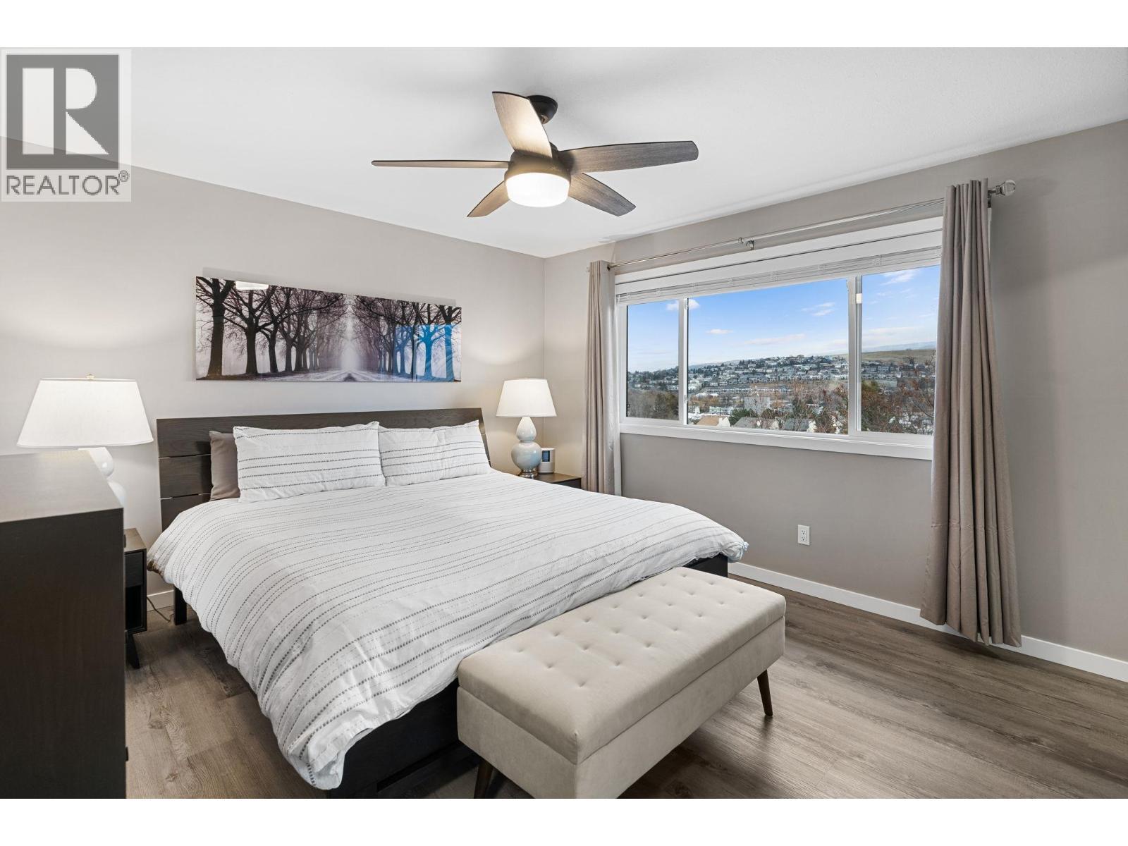 2913 Prospect Drive, Vernon, BC - Indoor Photo Showing Bedroom