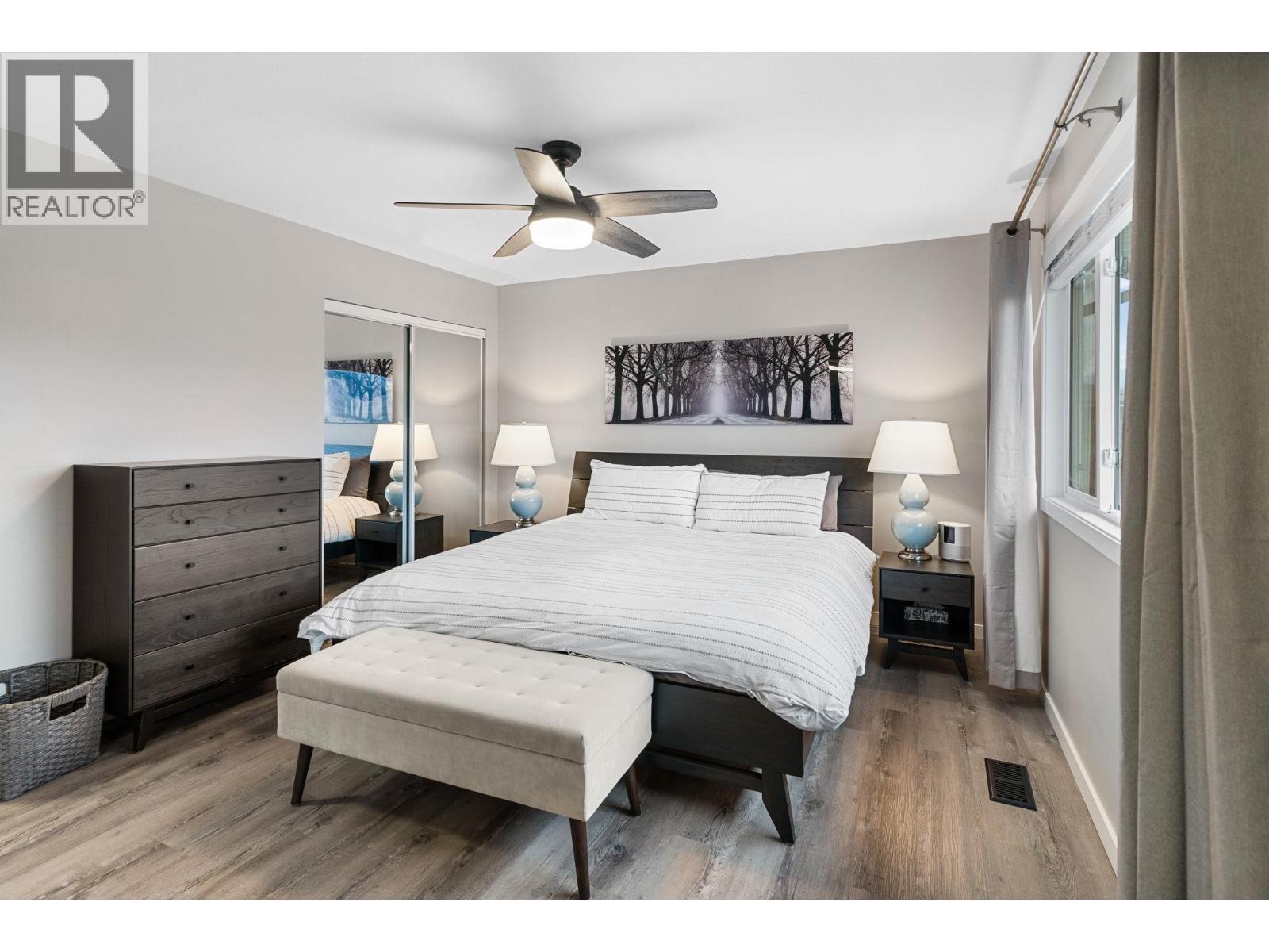 2913 Prospect Drive, Vernon, BC - Indoor Photo Showing Bedroom