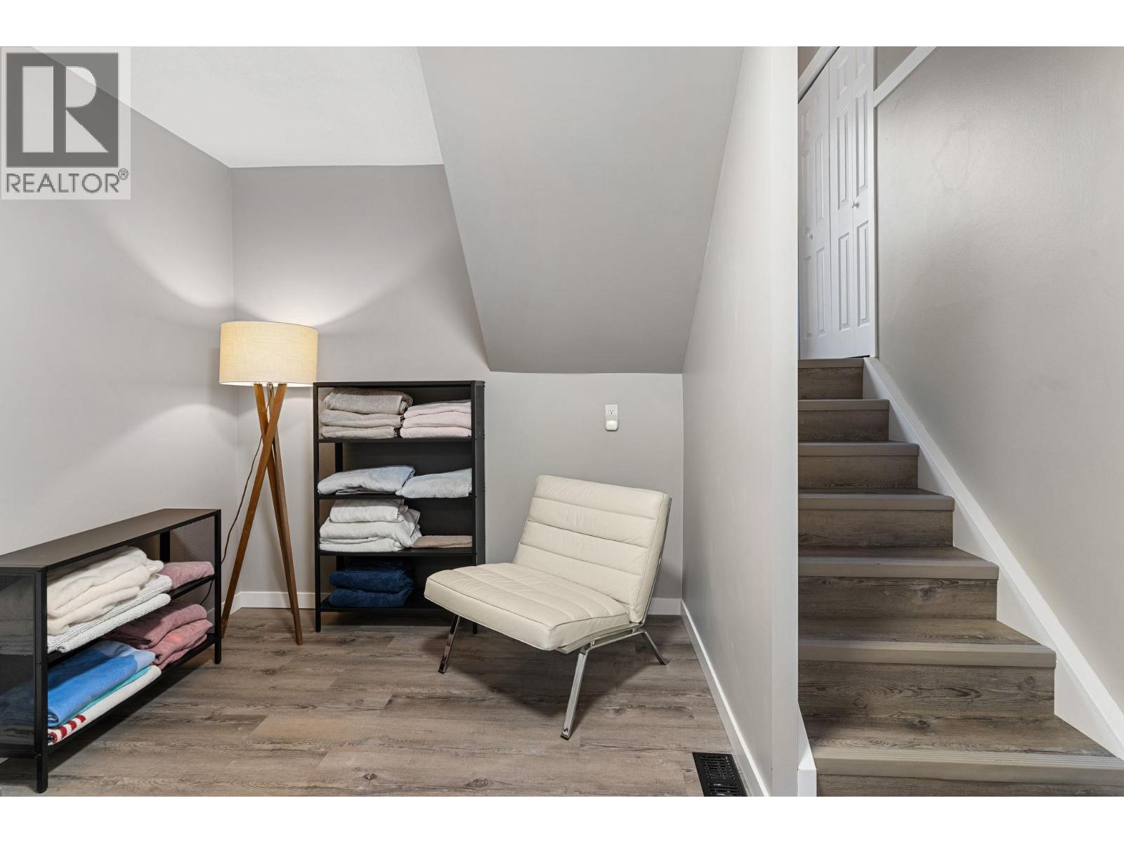 2913 Prospect Drive, Vernon, BC - Indoor