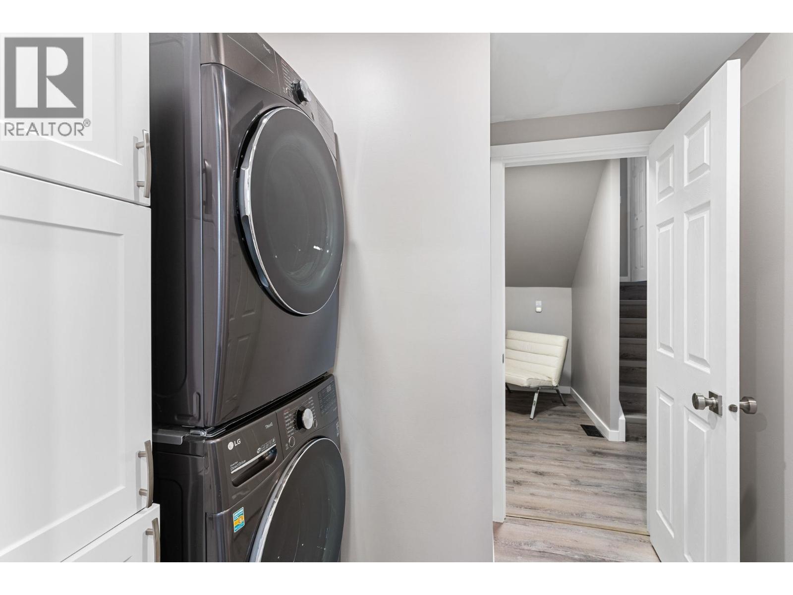 2913 Prospect Drive, Vernon, BC - Indoor Photo Showing Laundry Room
