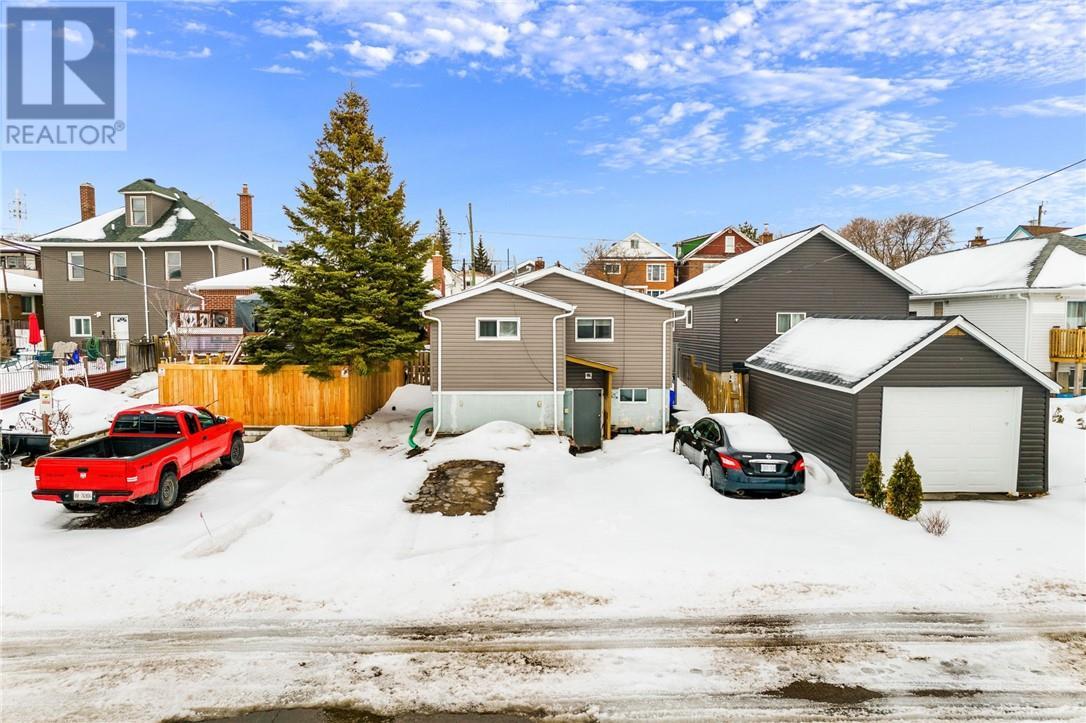 381 Bessie Avenue, Sudbury, ON - Outdoor