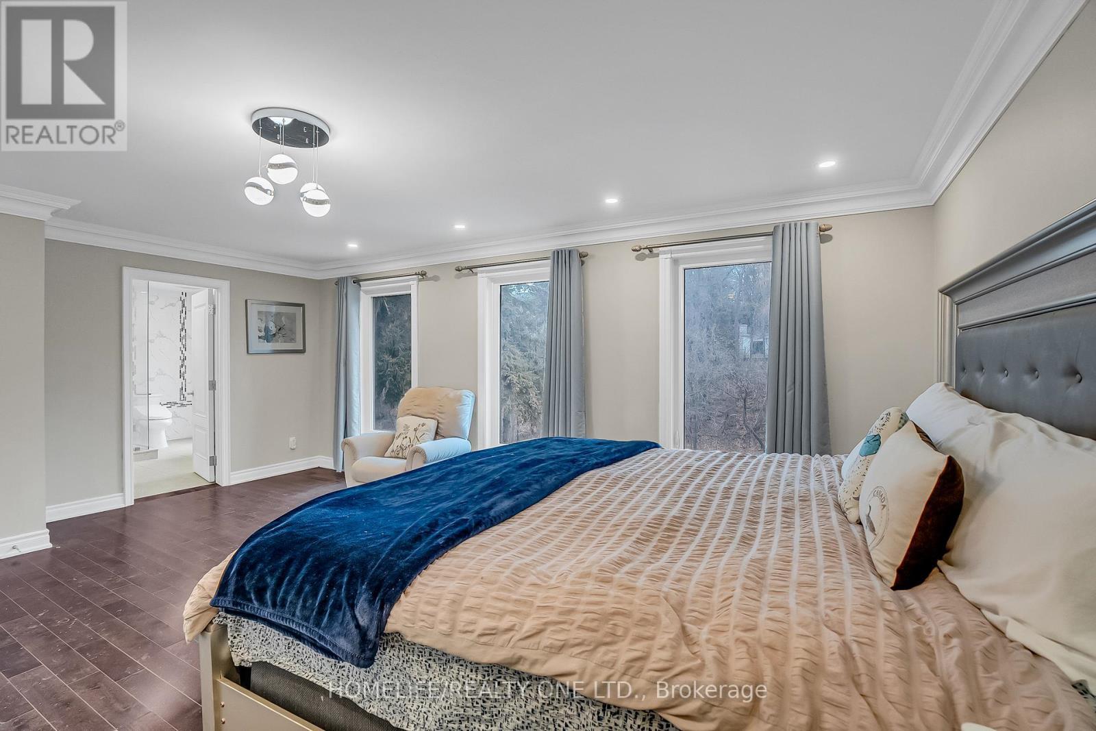 31 Bearwood Drive, Toronto, ON - Indoor Photo Showing Bedroom