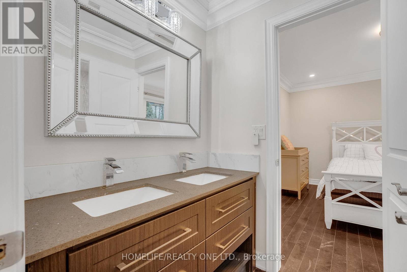 31 Bearwood Drive, Toronto, ON - Indoor Photo Showing Bathroom