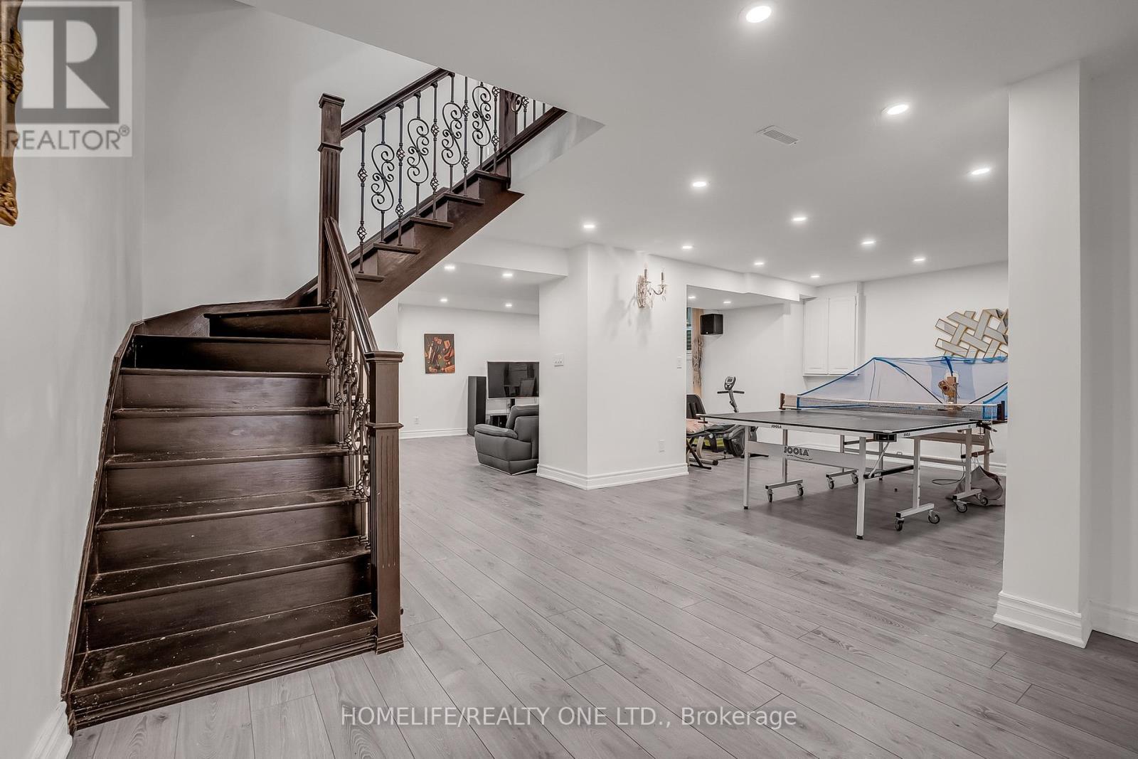 31 Bearwood Drive, Toronto, ON - Indoor Photo Showing Other Room