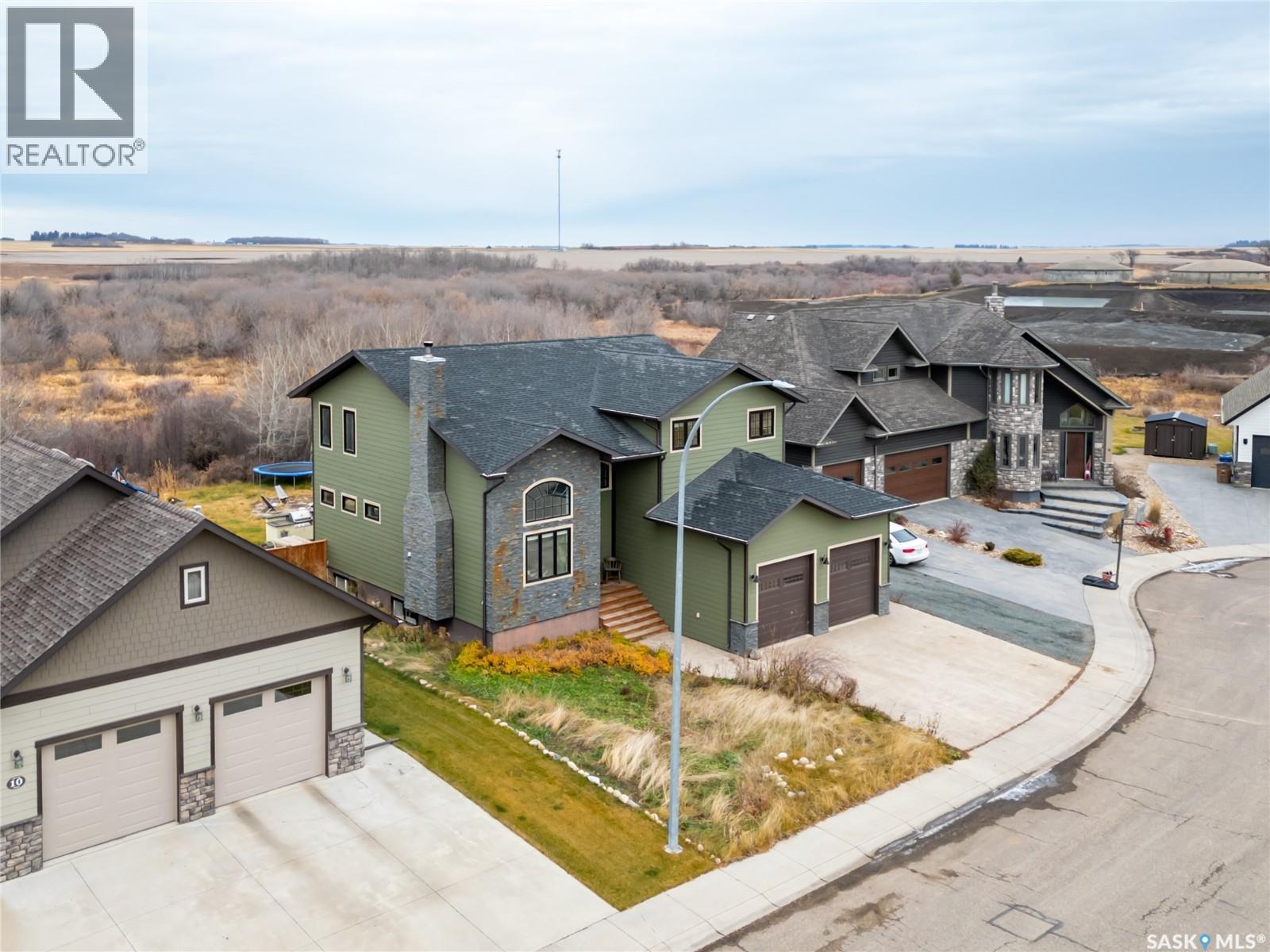 12 Vickar Place, Melfort, SK - Outdoor