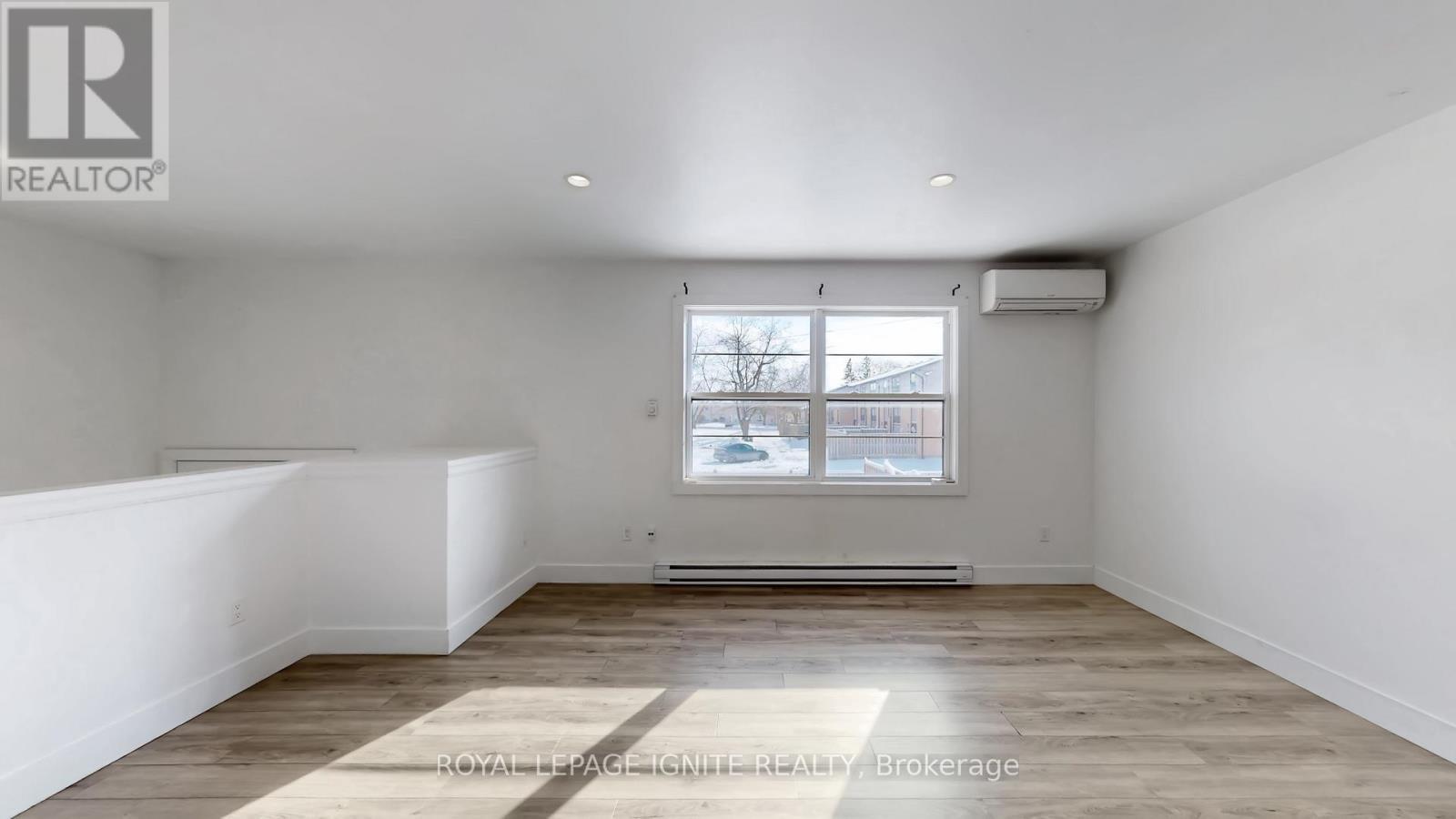 10 - 105 Andover Drive, London South, ON - Indoor Photo Showing Other Room