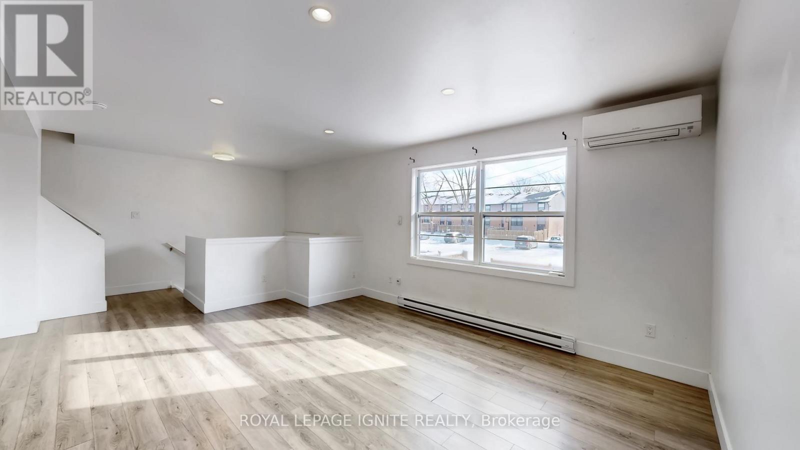 10 - 105 Andover Drive, London South, ON - Indoor Photo Showing Other Room