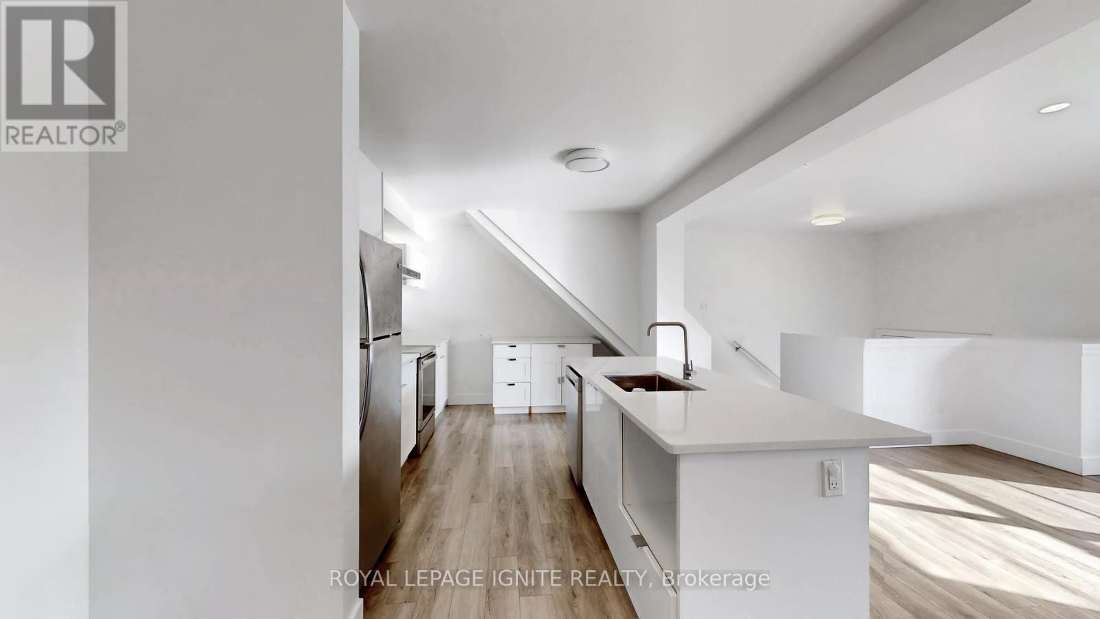 10 - 105 Andover Drive, London South, ON - Indoor Photo Showing Kitchen