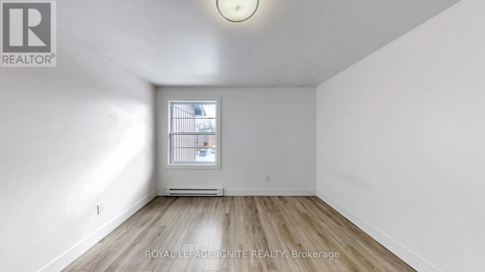 10 - 105 Andover Drive, London South, ON - Indoor Photo Showing Other Room