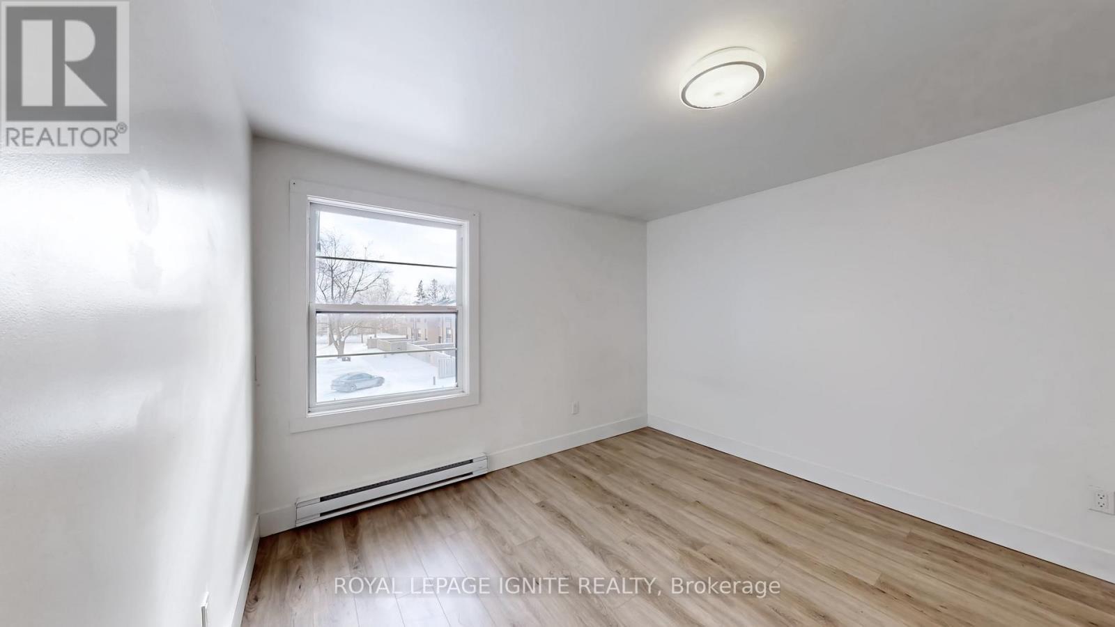 10 - 105 Andover Drive, London South, ON - Indoor Photo Showing Other Room