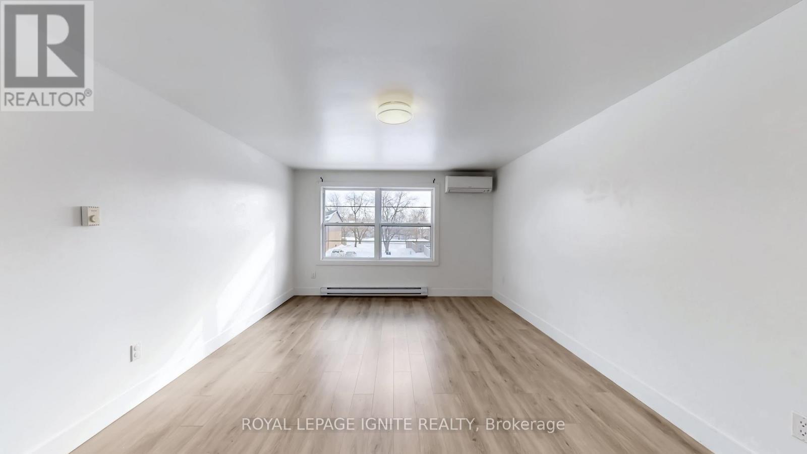 10 - 105 Andover Drive, London South, ON - Indoor Photo Showing Other Room