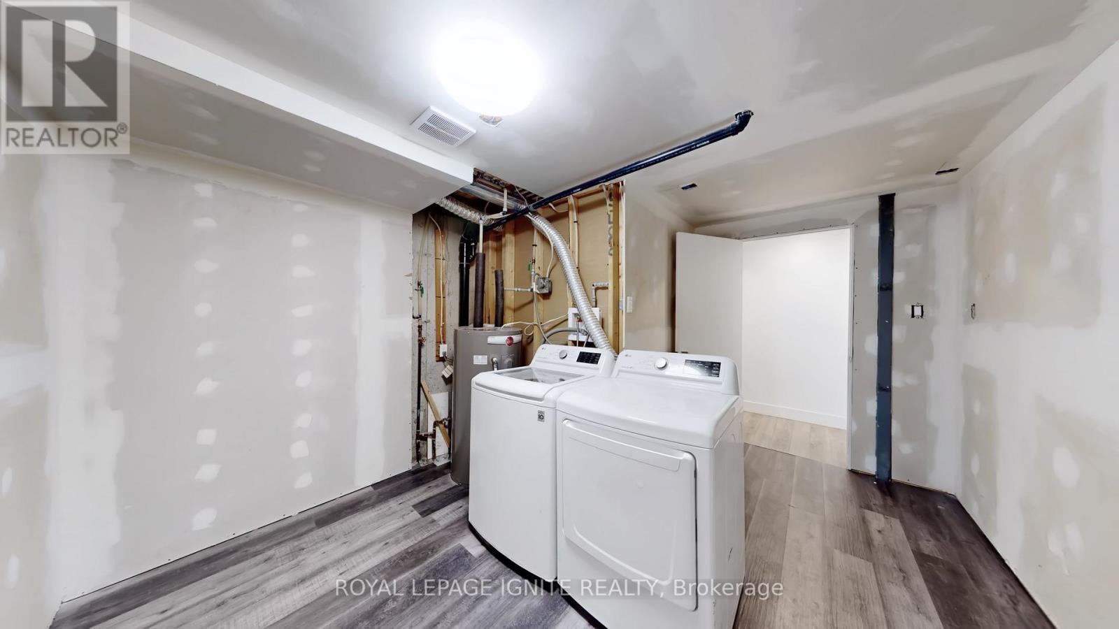 10 - 105 Andover Drive, London South, ON - Indoor Photo Showing Laundry Room