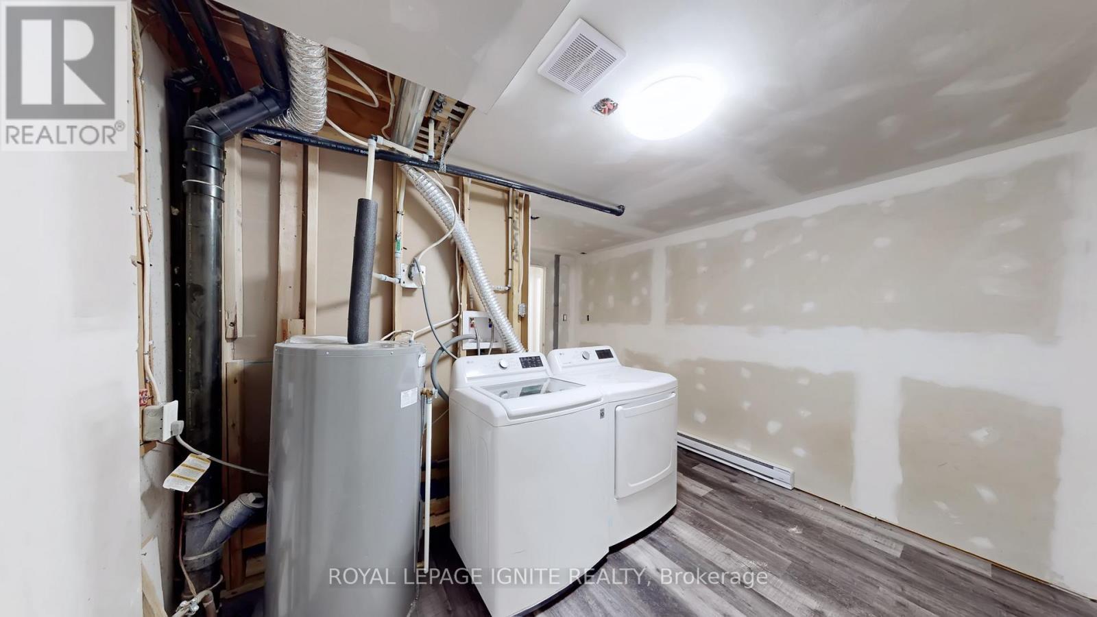 10 - 105 Andover Drive, London South, ON - Indoor Photo Showing Laundry Room