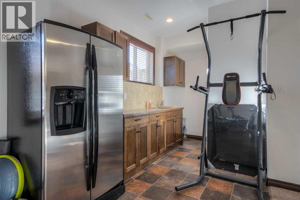 380 Grizzly Crescent N, Lethbridge, AB - Indoor