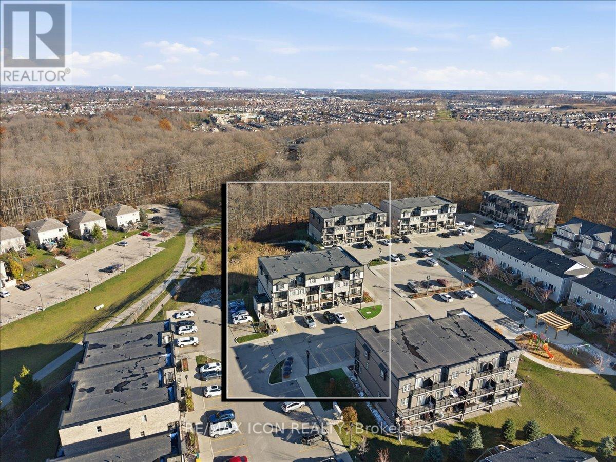 21D - 1989 Ottawa Street S, Kitchener, ON - Outdoor With View