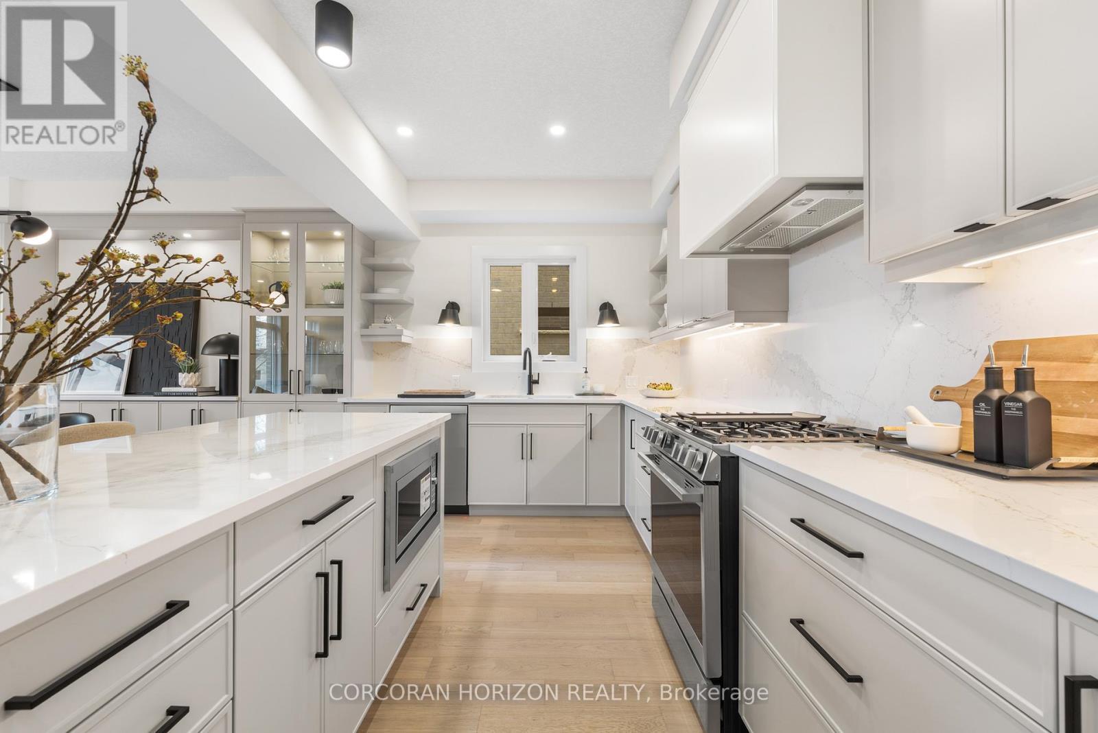 83 Dunnigan Drive, Kitchener, ON - Indoor Photo Showing Kitchen With Upgraded Kitchen