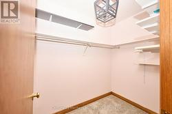 Walk in closet -