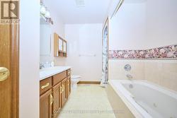 Bathroom - 4 pc -