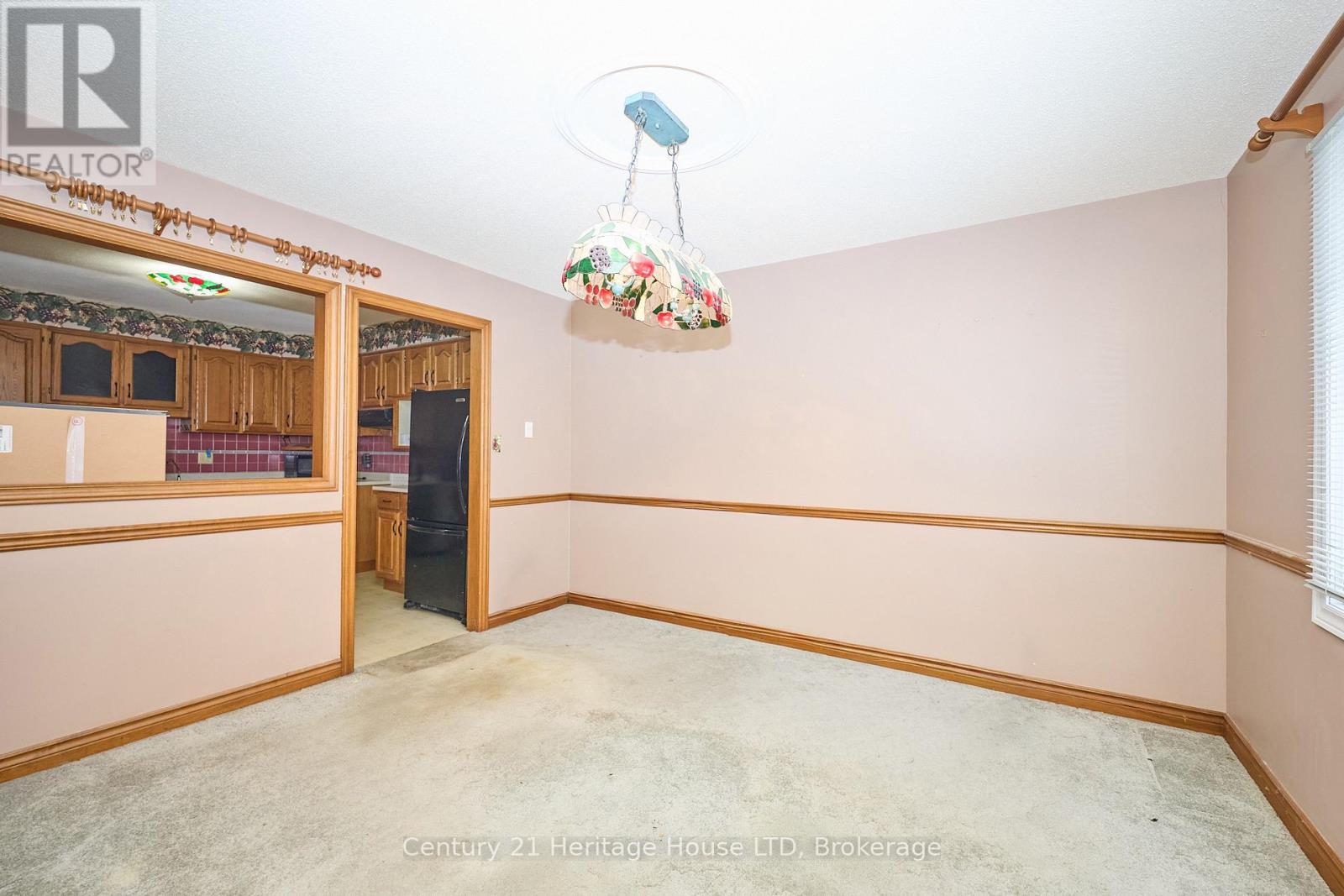 Formal Dining Room - 20 - 2720 Mewburn Road, Niagara Falls (Casey), ON - Indoor Photo Showing Other Room