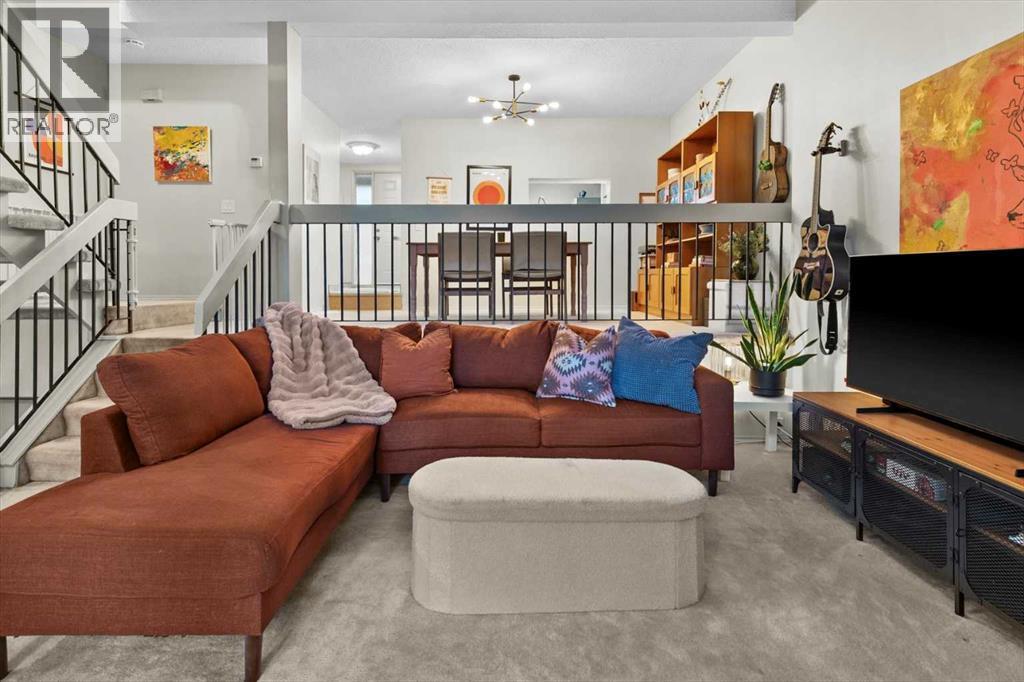 505, 3131 63 Avenue Sw, Calgary, AB - Indoor Photo Showing Living Room