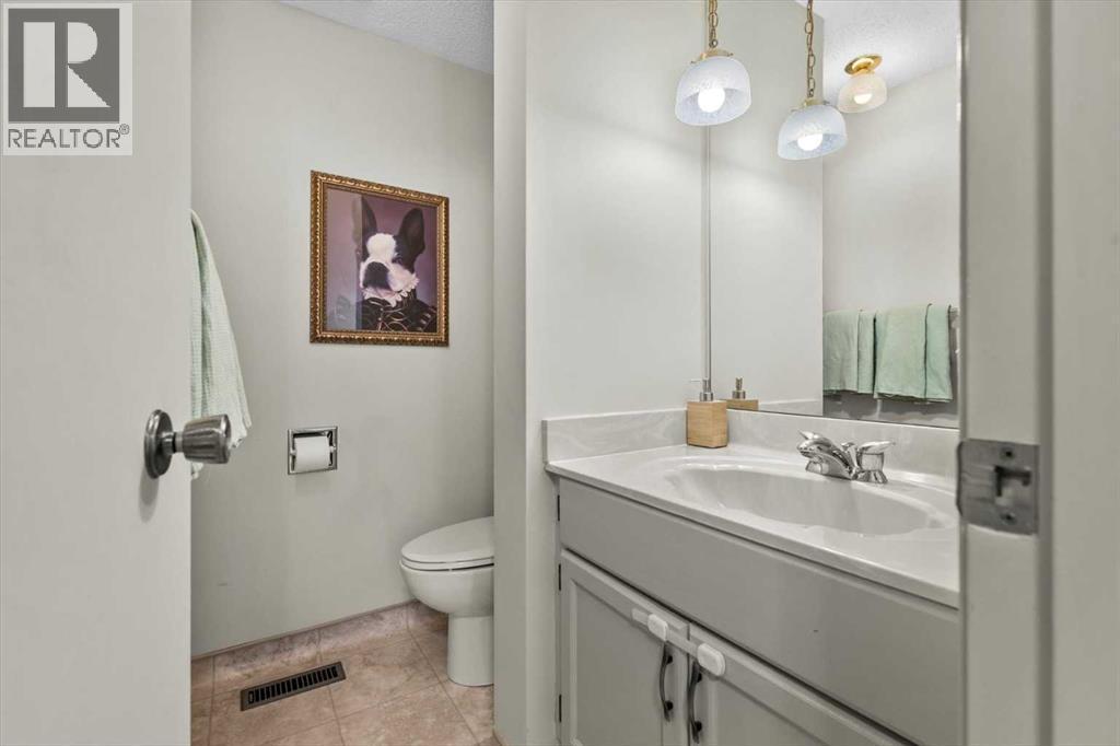 505, 3131 63 Avenue Sw, Calgary, AB - Indoor Photo Showing Bathroom