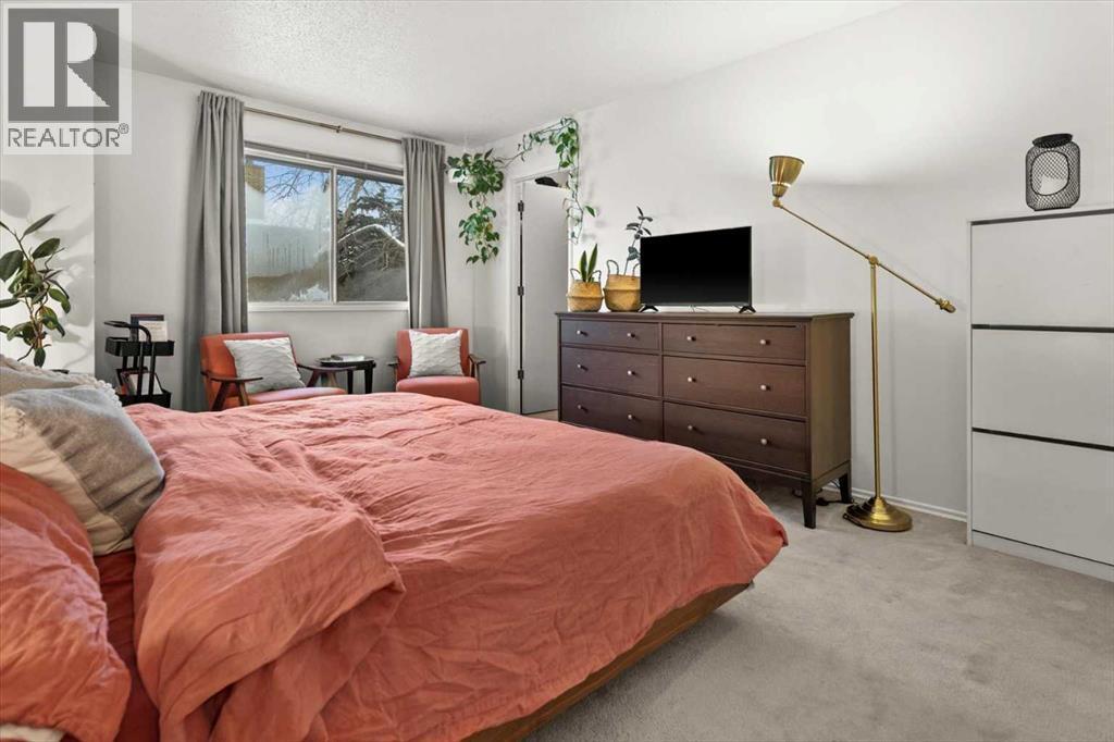 505, 3131 63 Avenue Sw, Calgary, AB - Indoor Photo Showing Bedroom