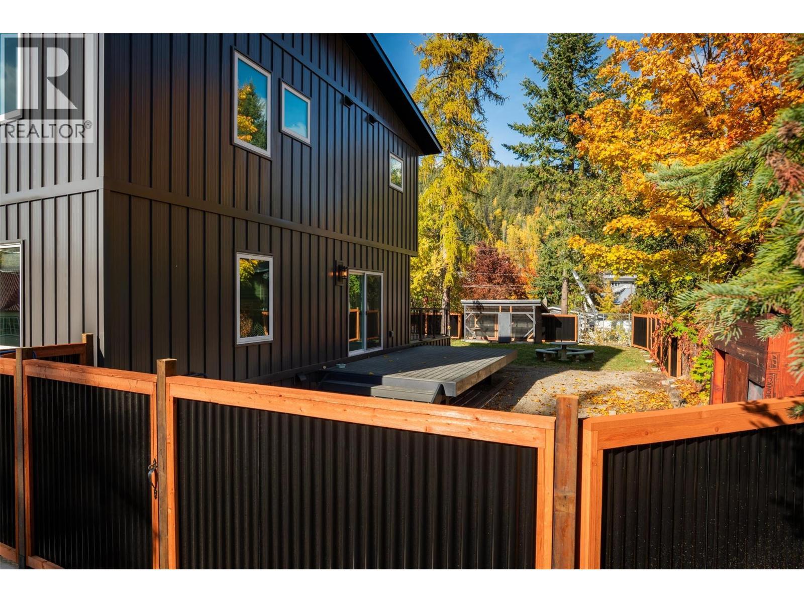 2690 Monte Christo Street, Rossland, BC - Outdoor