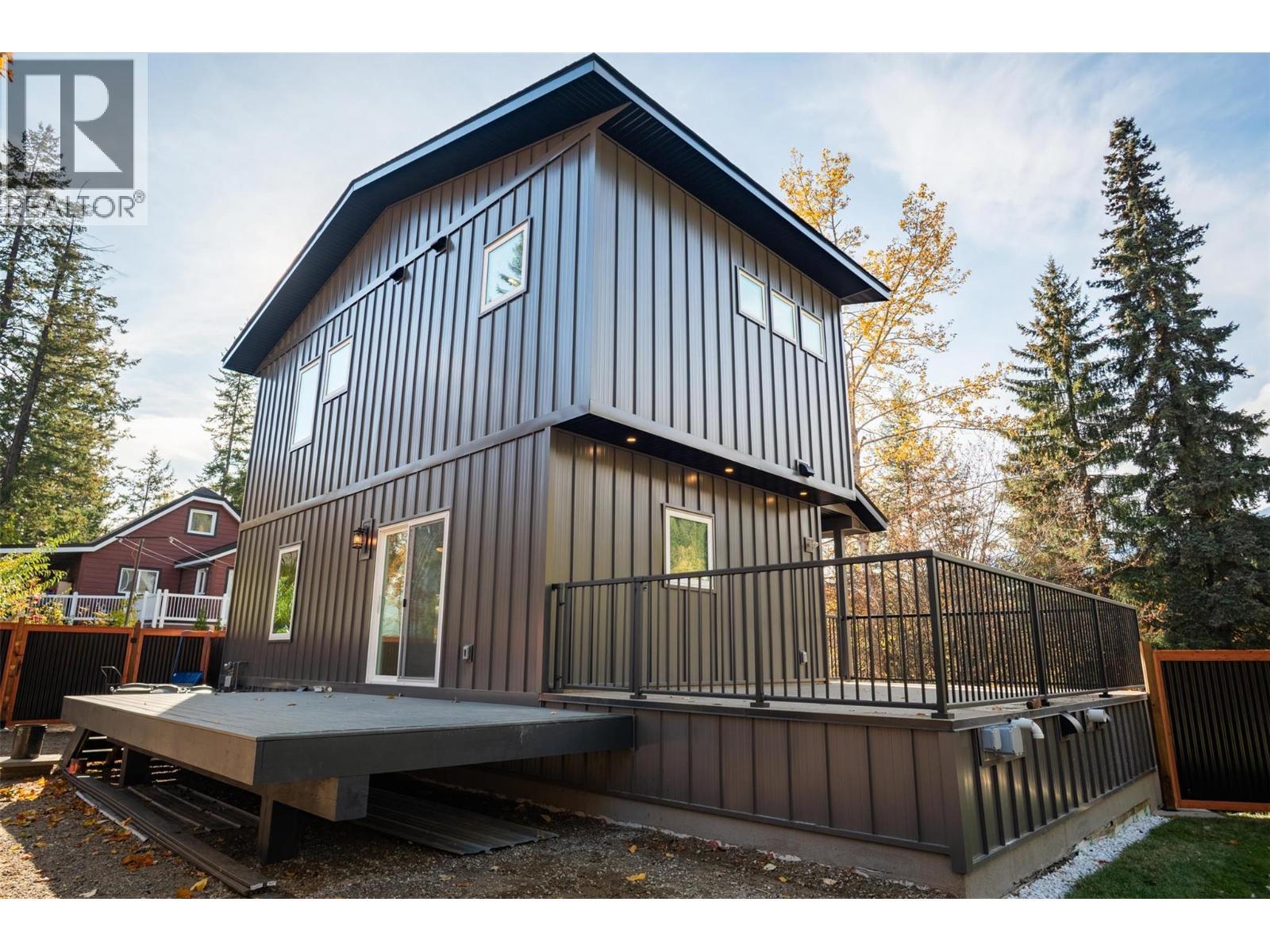 2690 Monte Christo Street, Rossland, BC - Outdoor With Deck Patio Veranda With Exterior