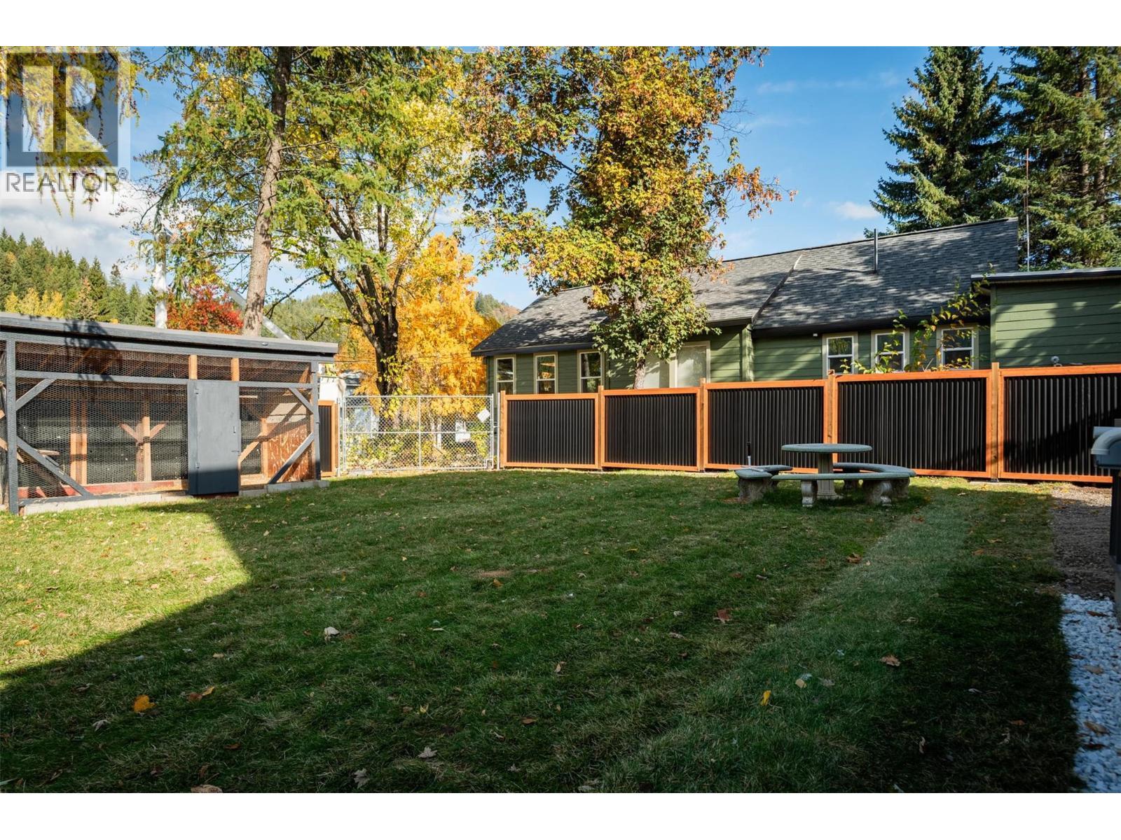 2690 Monte Christo Street, Rossland, BC - Outdoor