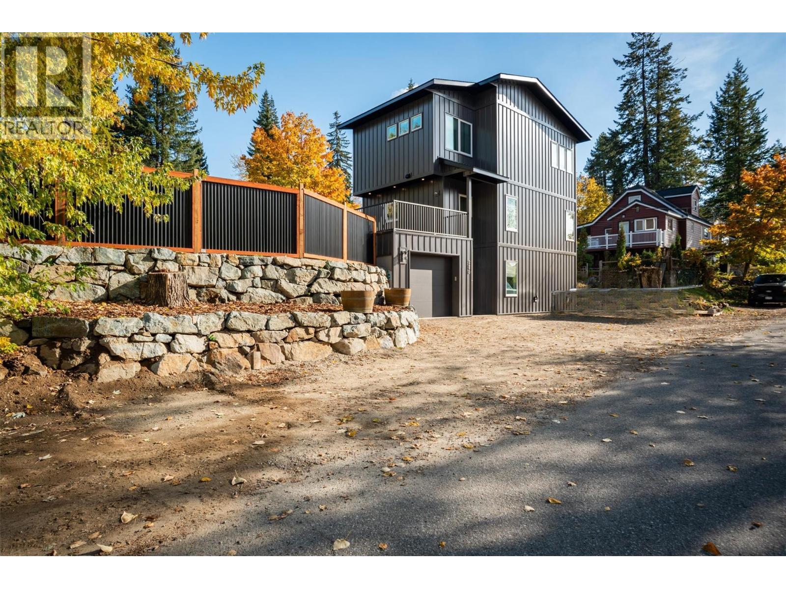 2690 Monte Christo Street, Rossland, BC - Outdoor