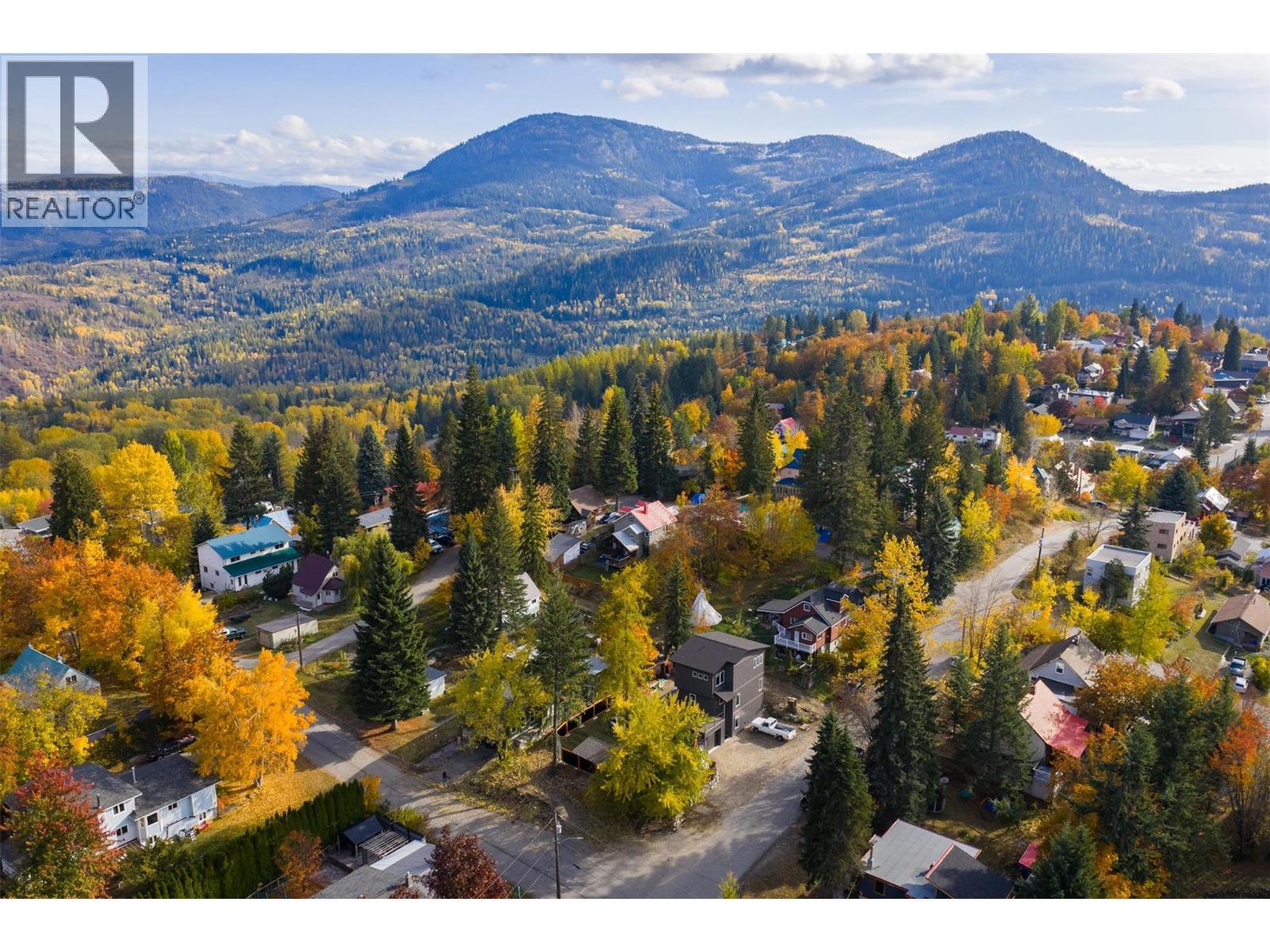 2690 Monte Christo Street, Rossland, BC - Outdoor With View
