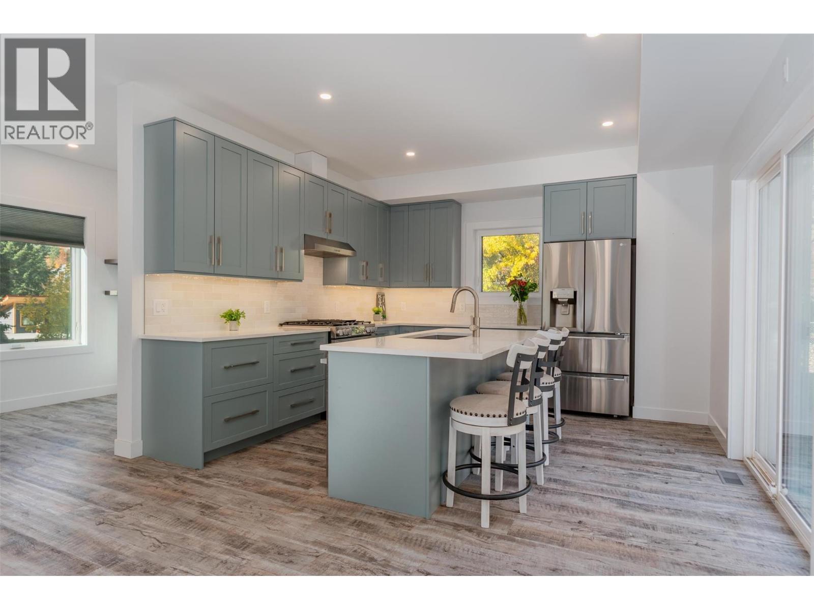 2690 Monte Christo Street, Rossland, BC - Indoor Photo Showing Kitchen With Upgraded Kitchen