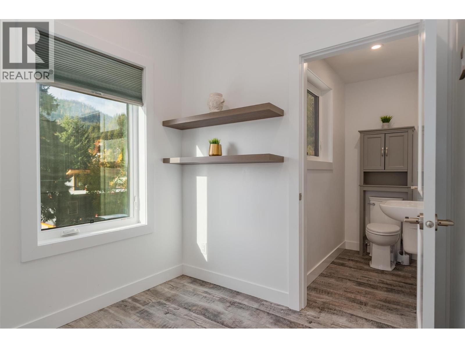 2690 Monte Christo Street, Rossland, BC - Indoor