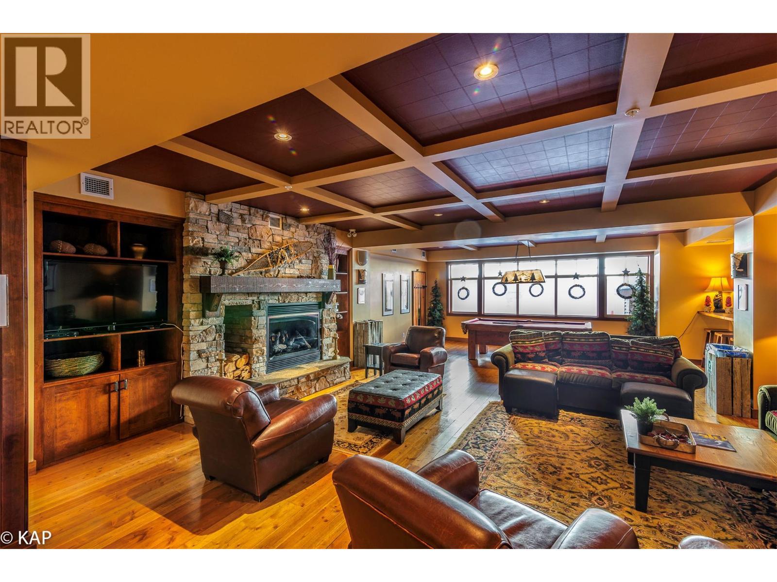 255 Feathertop Way Unit# 222, Big White, BC - Indoor With Fireplace