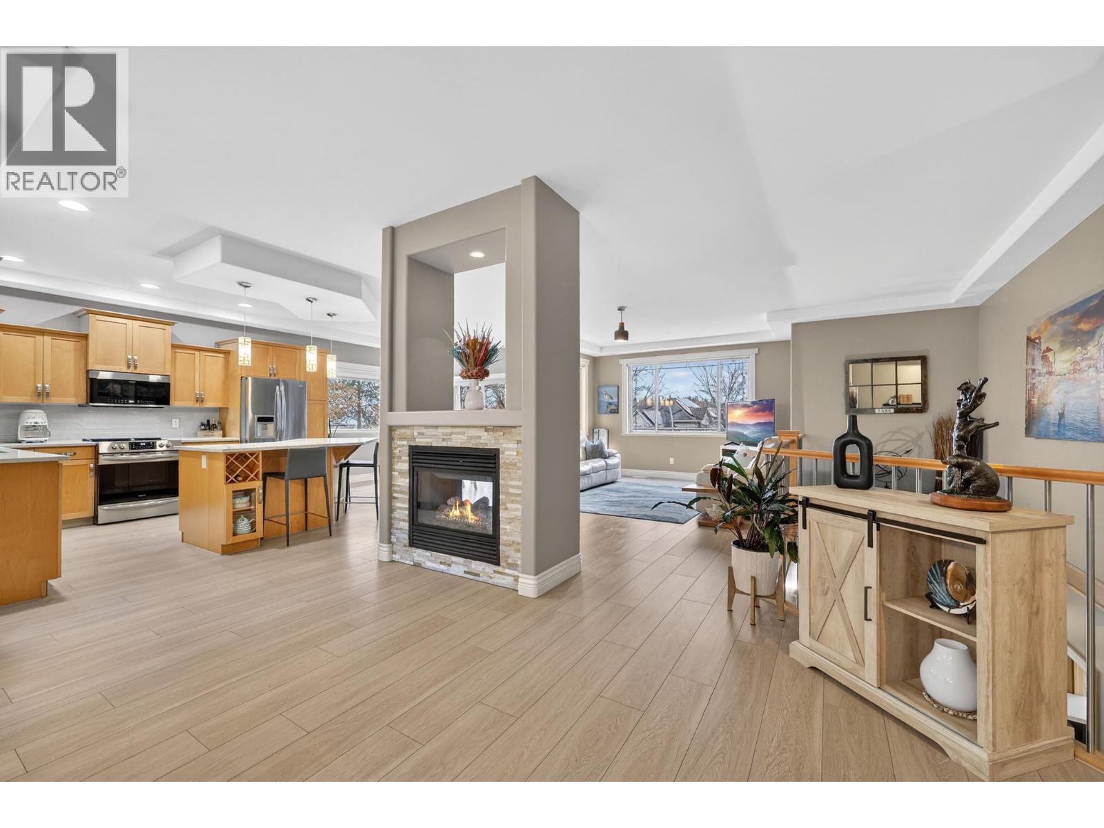 Main floor - 867 Steele Road, Kelowna, BC - Indoor With Fireplace