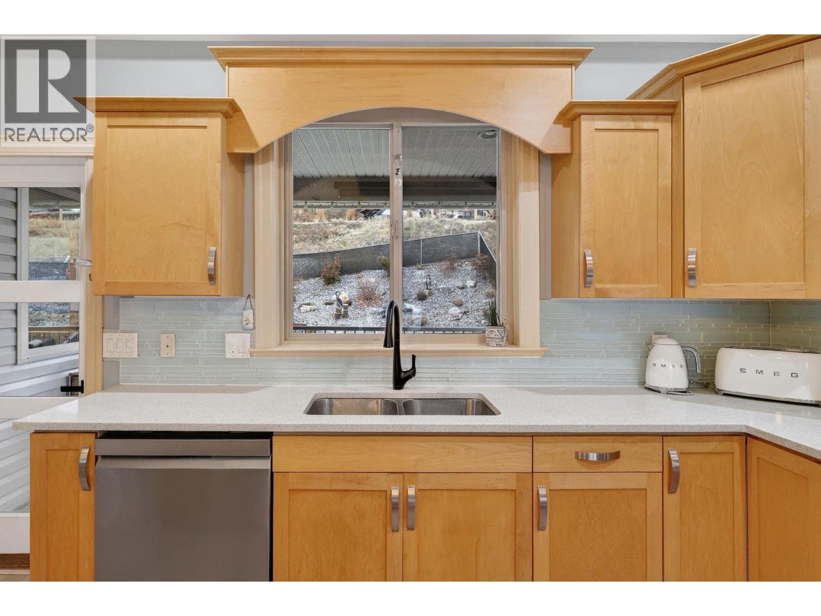 Kitchen - 867 Steele Road, Kelowna, BC - Indoor Photo Showing Kitchen With Double Sink