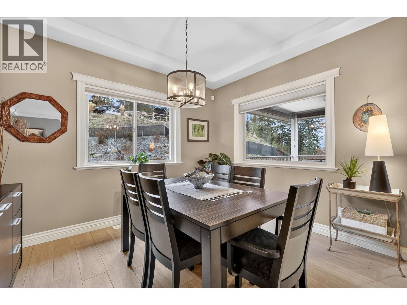 Dining room - 867 Steele Road, Kelowna, BC - Indoor Photo Showing Dining Room