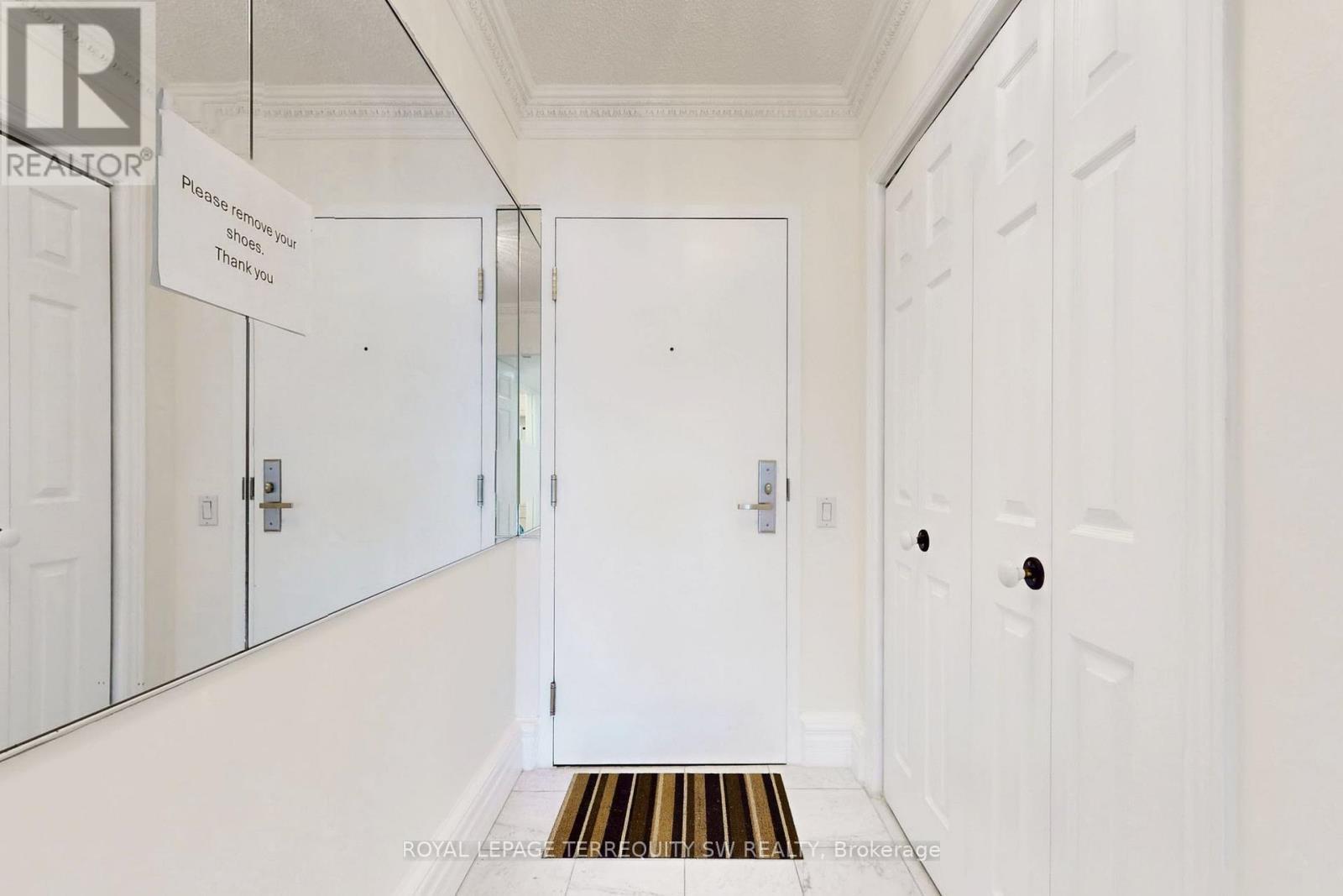 2001 - 71 Simcoe Street, Toronto, ON - Indoor Photo Showing Other Room