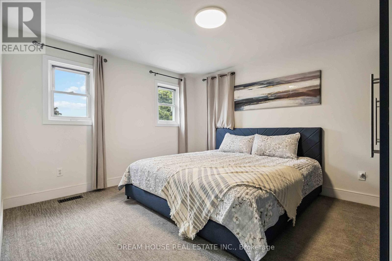 1430 Palmetto Drive, Oshawa, ON - Indoor Photo Showing Bedroom