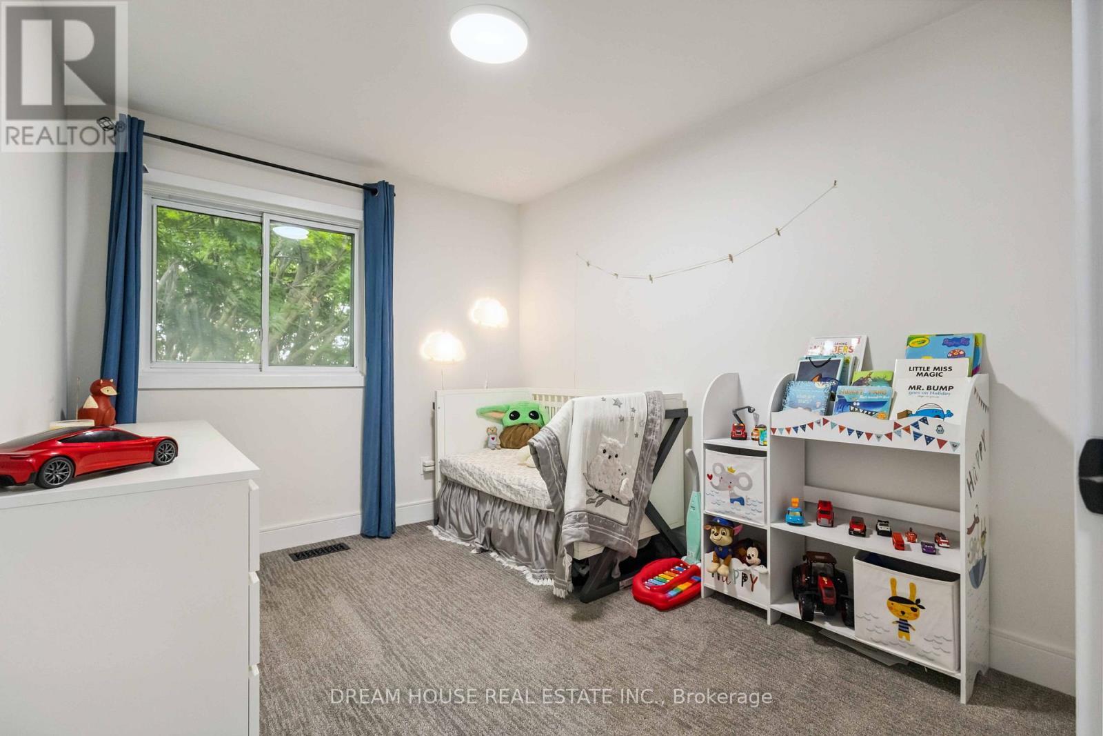 1430 Palmetto Drive, Oshawa, ON - Indoor