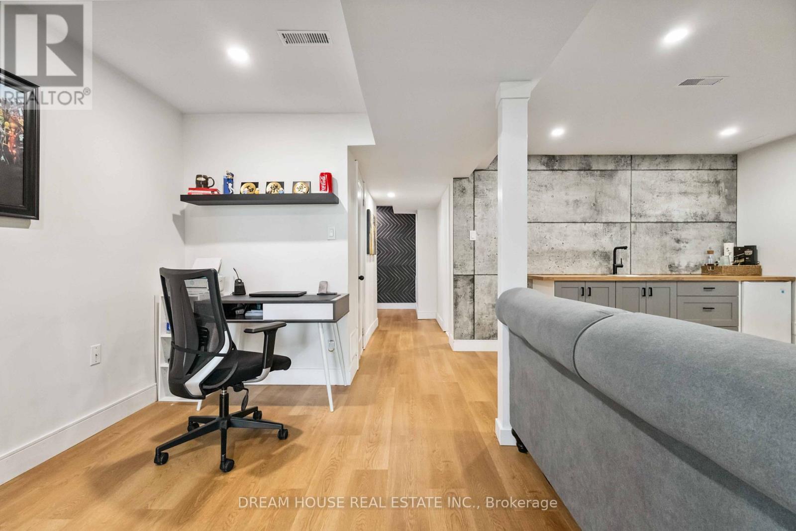 1430 Palmetto Drive, Oshawa, ON - Indoor