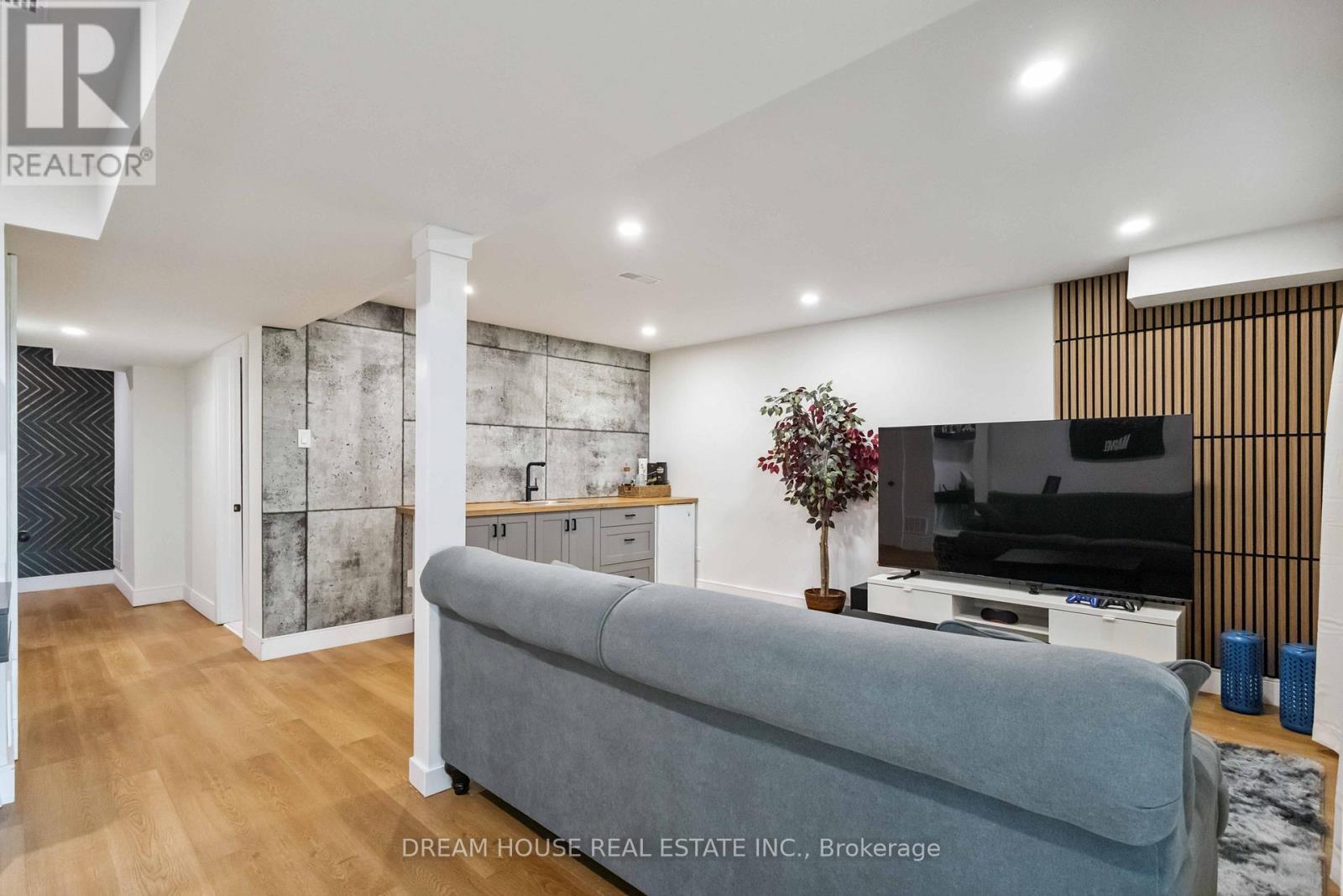 1430 Palmetto Drive, Oshawa, ON - Indoor