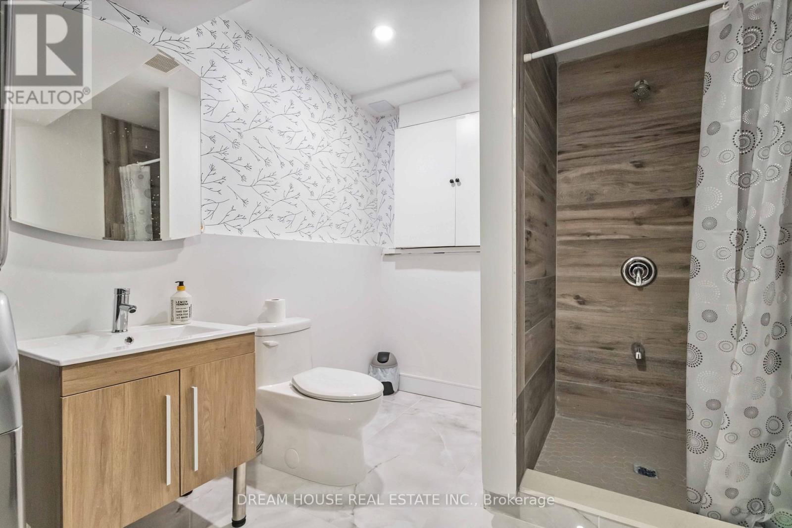 1430 Palmetto Drive, Oshawa, ON - Indoor Photo Showing Bathroom