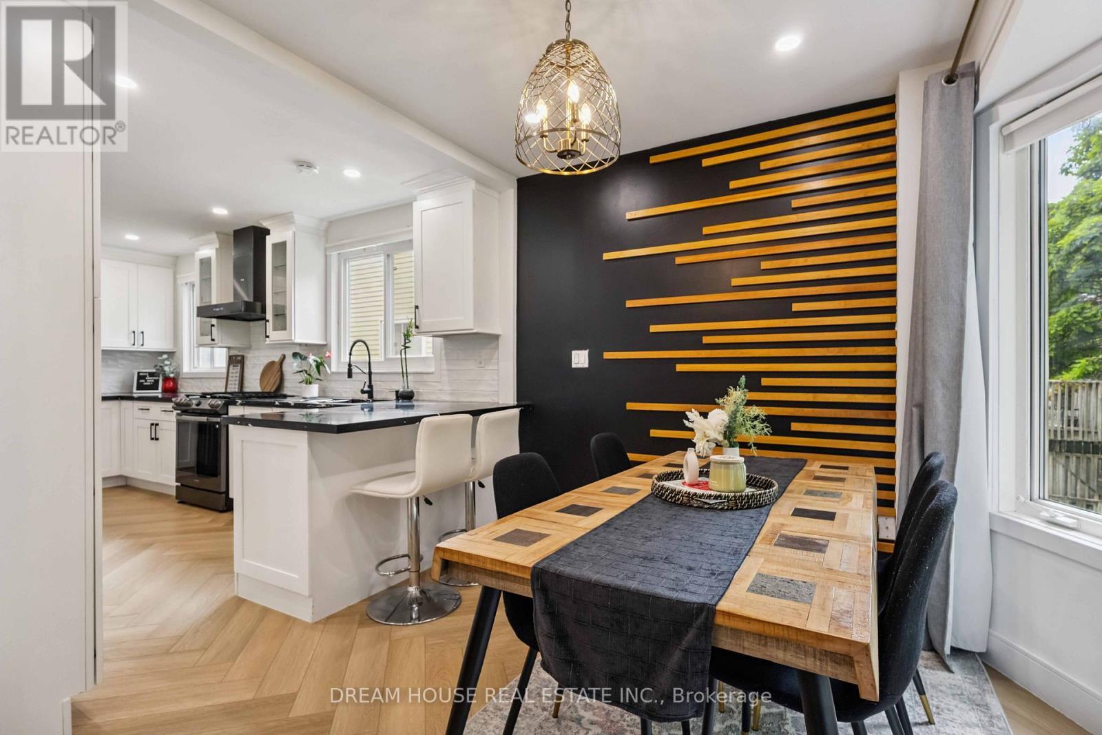 1430 Palmetto Drive, Oshawa, ON - Indoor Photo Showing Dining Room