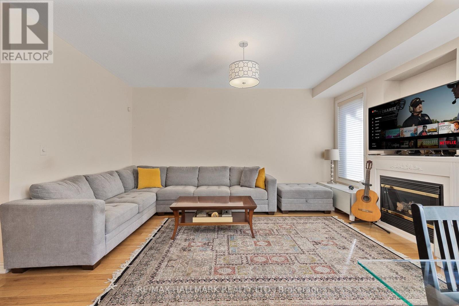 60 Cider Crescent, Richmond Hill, ON - Indoor Photo Showing Living Room With Fireplace