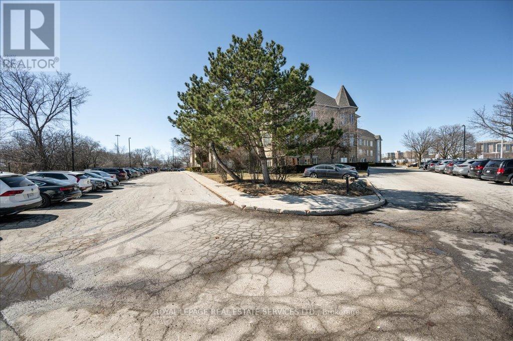 200 - 414 North Service Road E, Oakville, ON