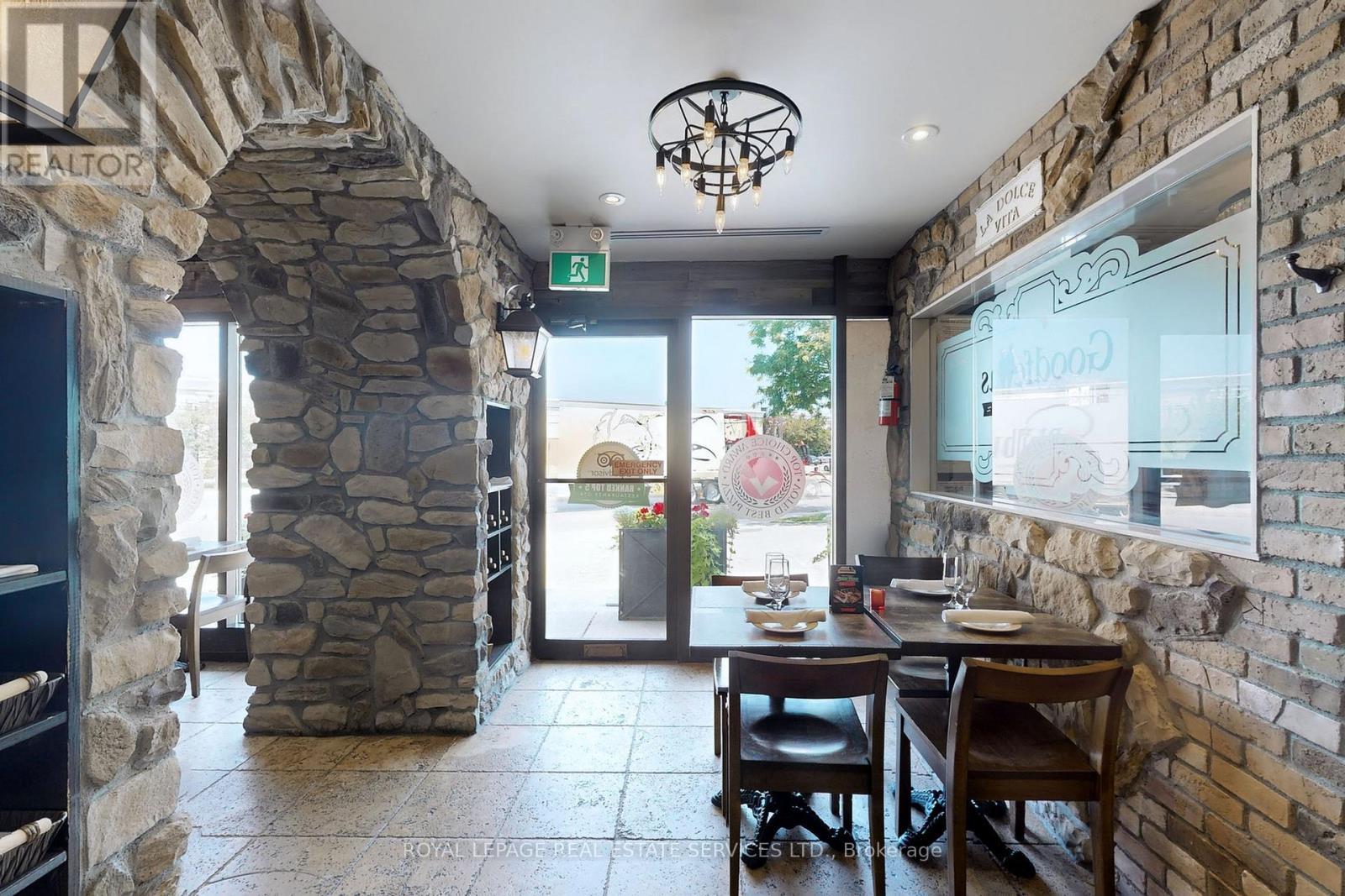 22 Ontario Street, Milton, ON